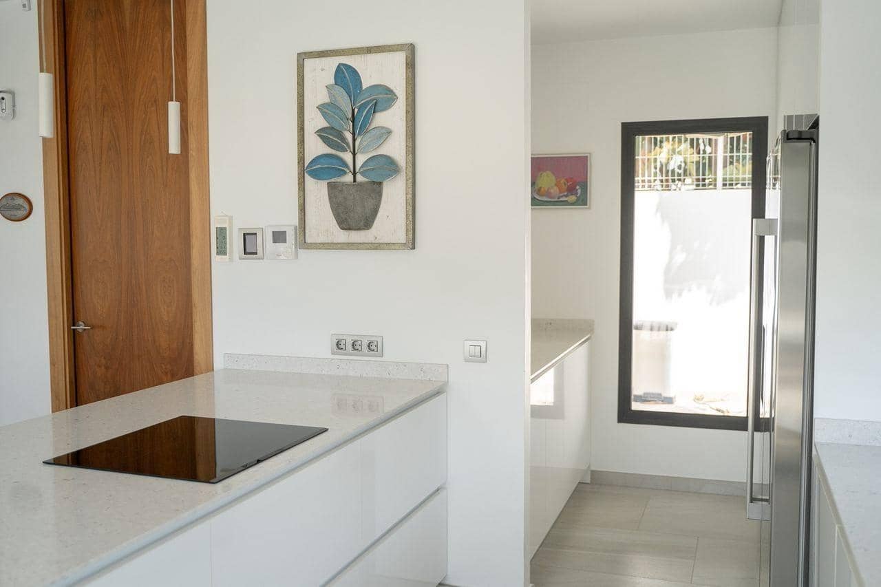 4 sypialnia Willa na sprzedaż w Finestrat z basenem garażem - 1 170 000 € (Ref: 9975532)