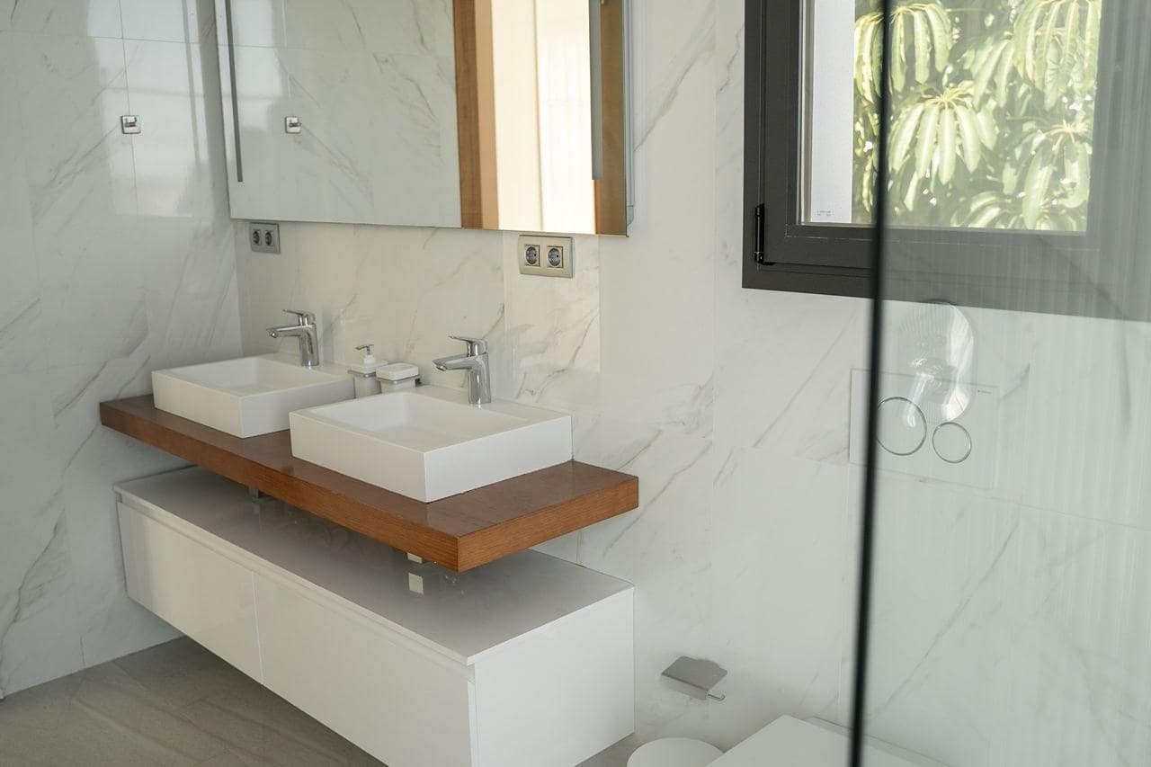 4 sypialnia Willa na sprzedaż w Finestrat z basenem garażem - 1 170 000 € (Ref: 9975532)