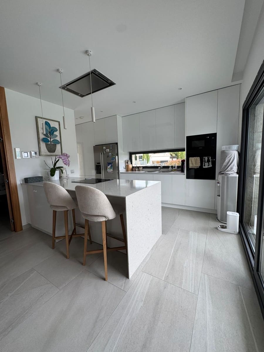 4 sypialnia Willa na sprzedaż w Finestrat z basenem garażem - 1 170 000 € (Ref: 9975532)