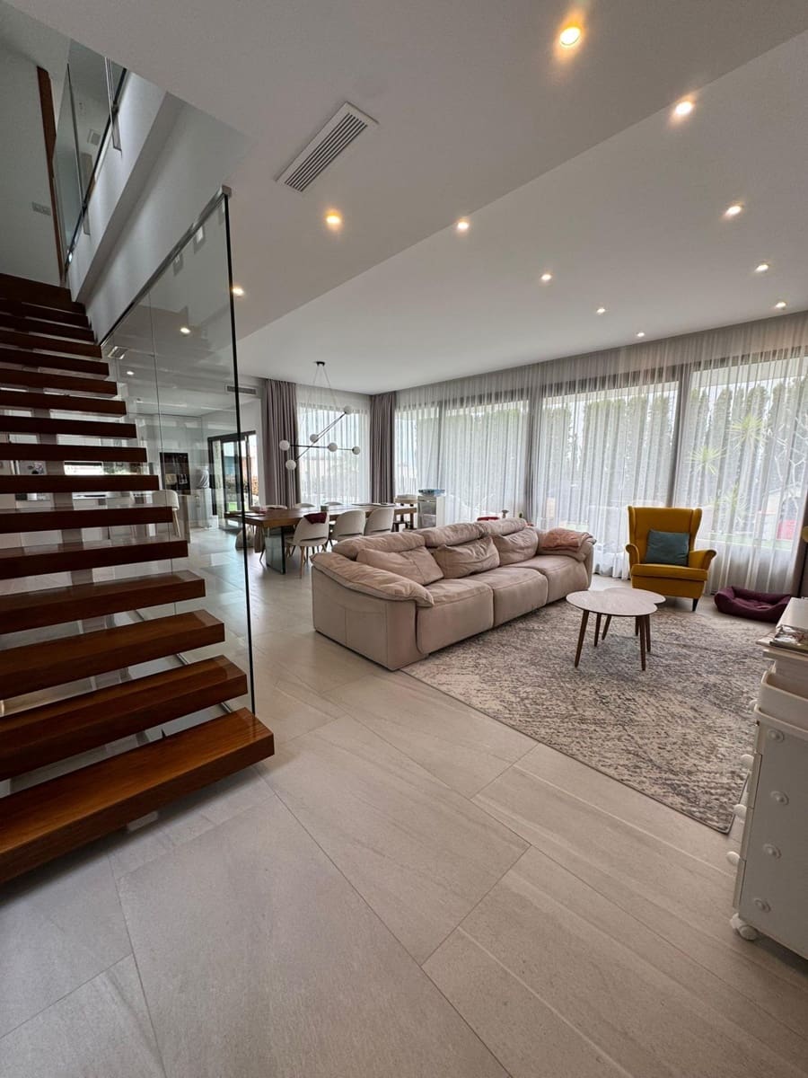 4 sypialnia Willa na sprzedaż w Finestrat z basenem garażem - 1 170 000 € (Ref: 9975532)