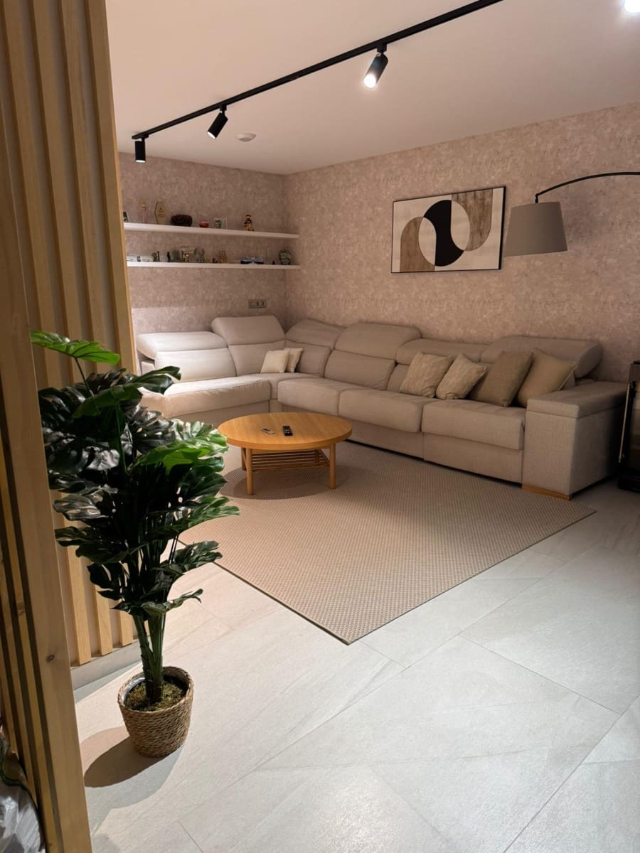 4 sypialnia Willa na sprzedaż w Finestrat z basenem garażem - 1 170 000 € (Ref: 9975532)