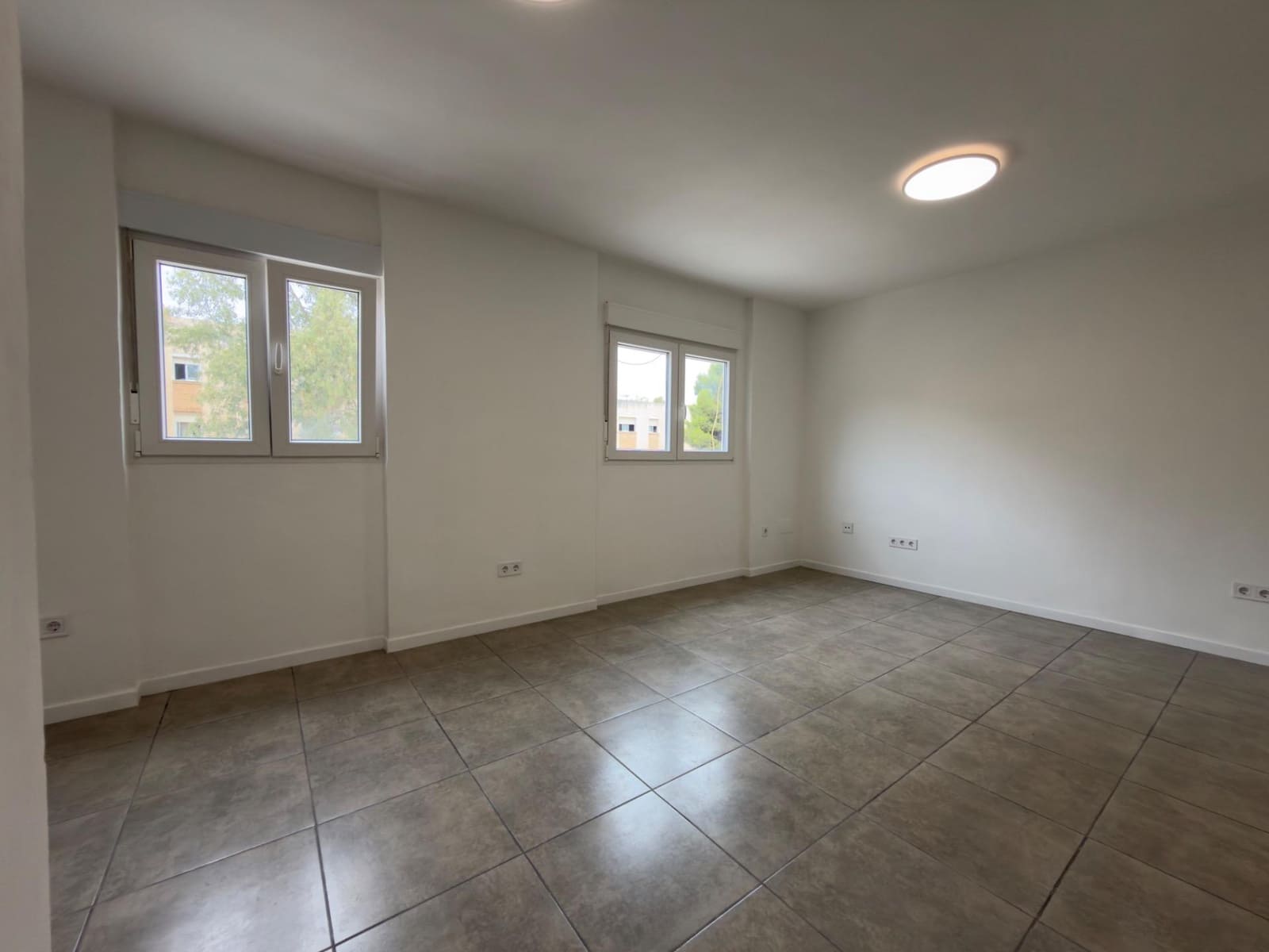 3 makuuhuone Huoneisto myytävänä paikassa Alicante kaupunki - 84 000 € (Ref: 9977419)