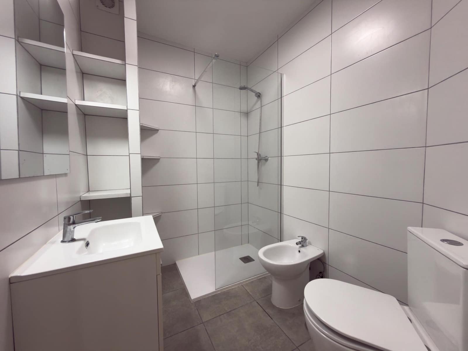 3 makuuhuone Huoneisto myytävänä paikassa Alicante kaupunki - 84 000 € (Ref: 9977419)