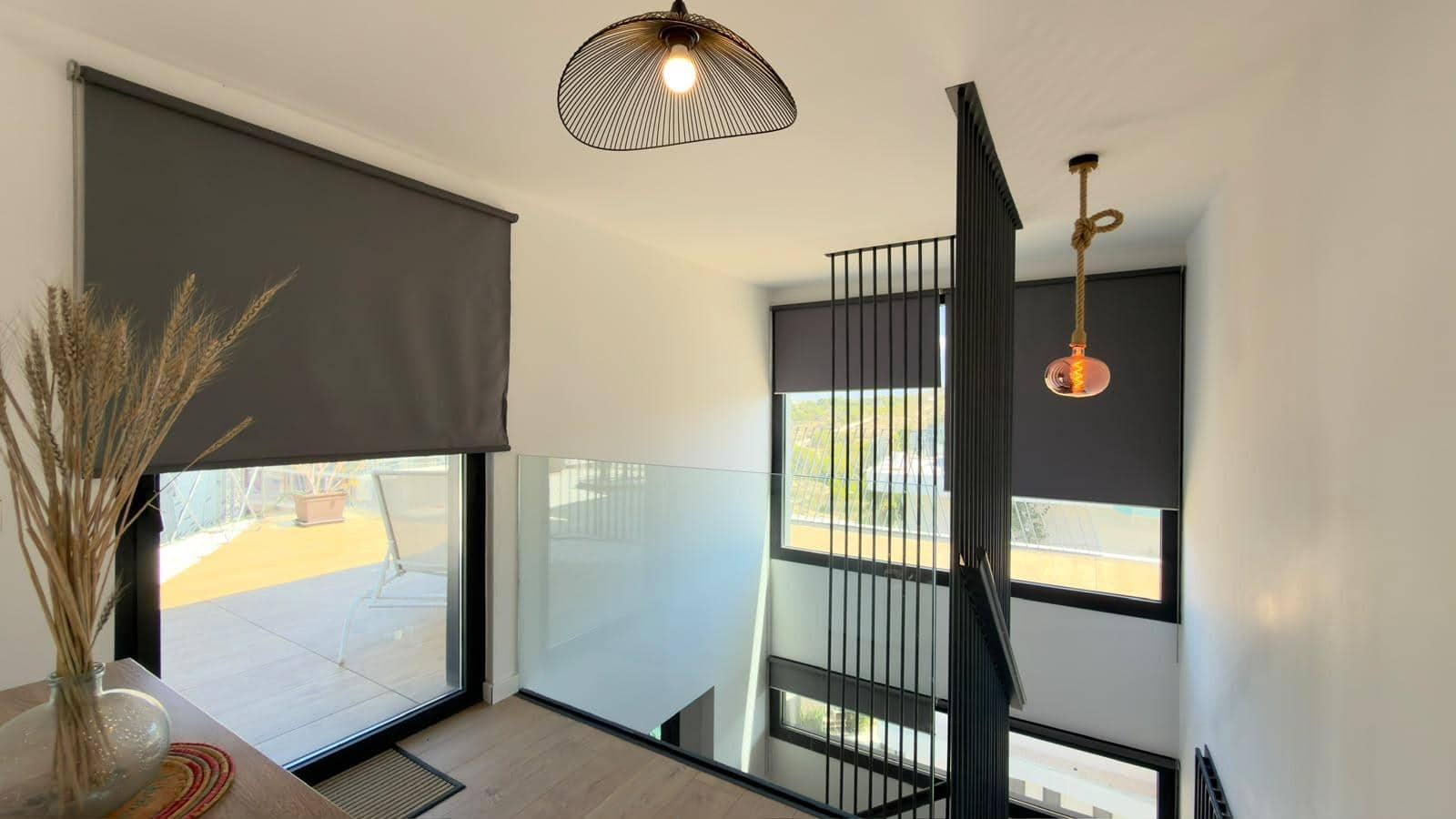 Penthouse de 2 chambres à louer à La Villajoyosa / Vila Joiosa avec piscine garage - 2 500 € (Ref: 9978971)