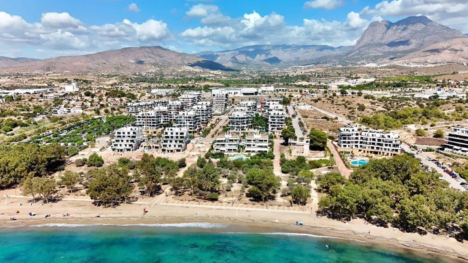Penthouse de 2 chambres à louer à La Villajoyosa / Vila Joiosa avec piscine garage - 2 500 € (Ref: 9978971)