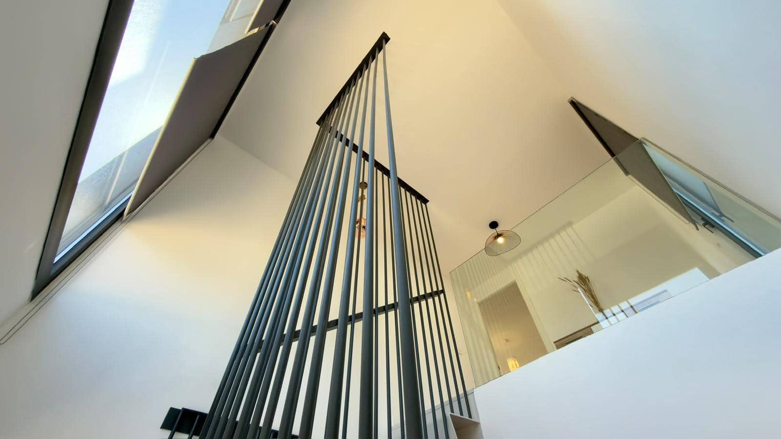 Penthouse de 2 chambres à louer à La Villajoyosa / Vila Joiosa avec piscine garage - 2 500 € (Ref: 9978971)