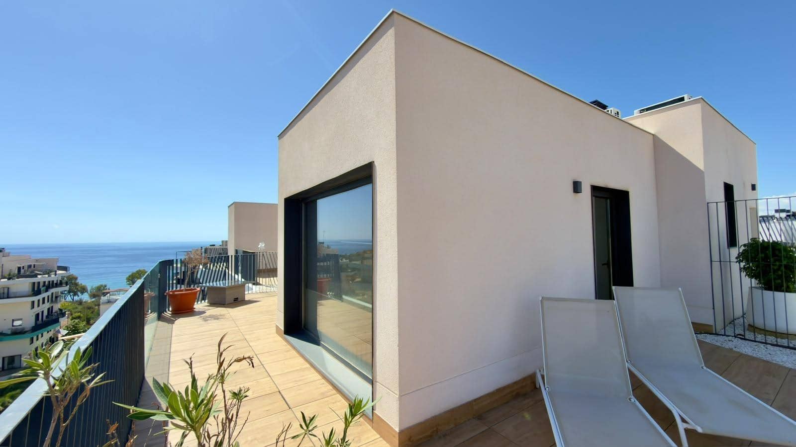 Penthouse de 2 chambres à louer à La Villajoyosa / Vila Joiosa avec piscine garage - 2 500 € (Ref: 9978971)