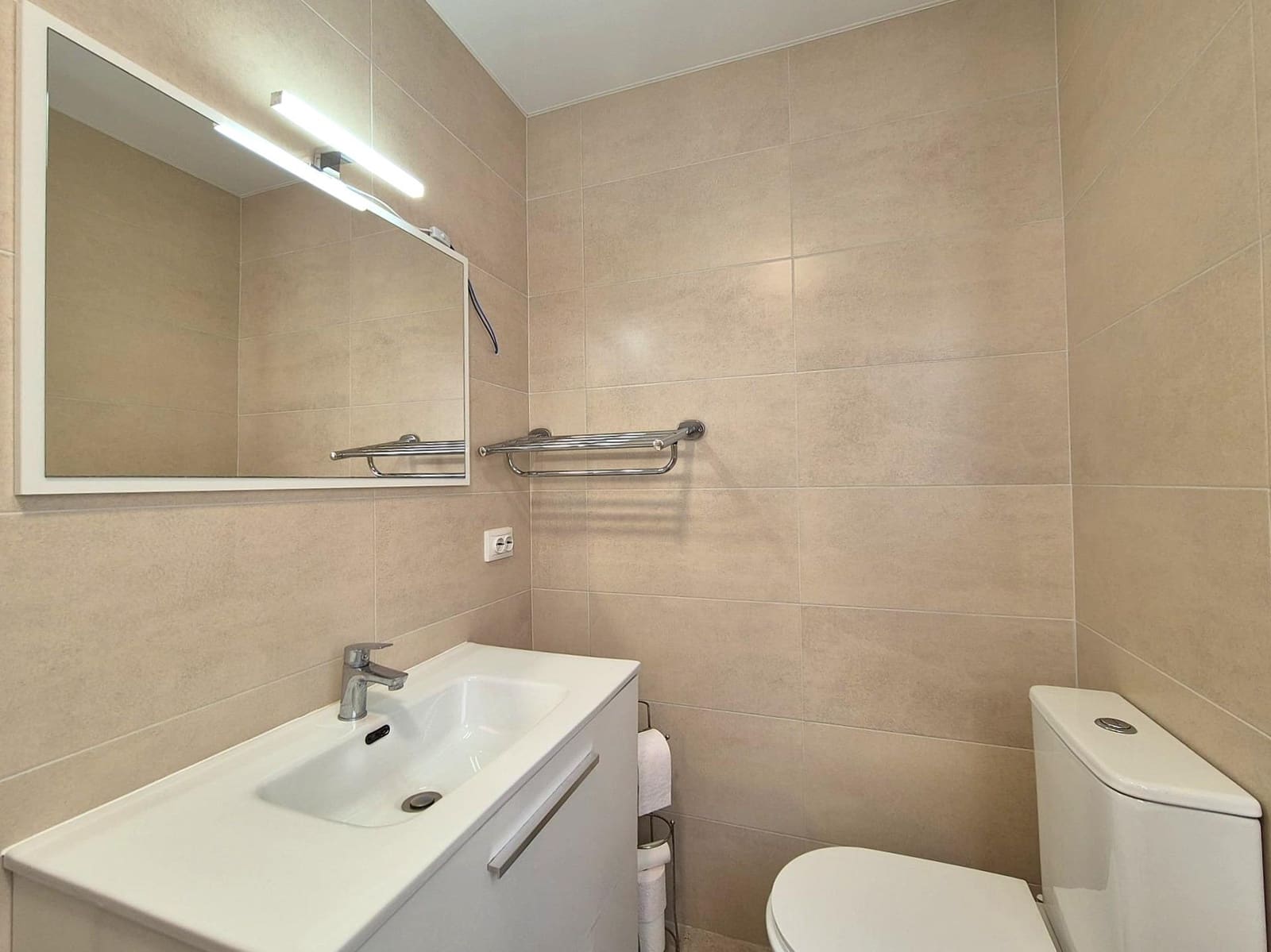 2 makuuhuone Huoneisto myytävänä paikassa Alicante kaupunki - 175 000 € (Ref: 9990804)