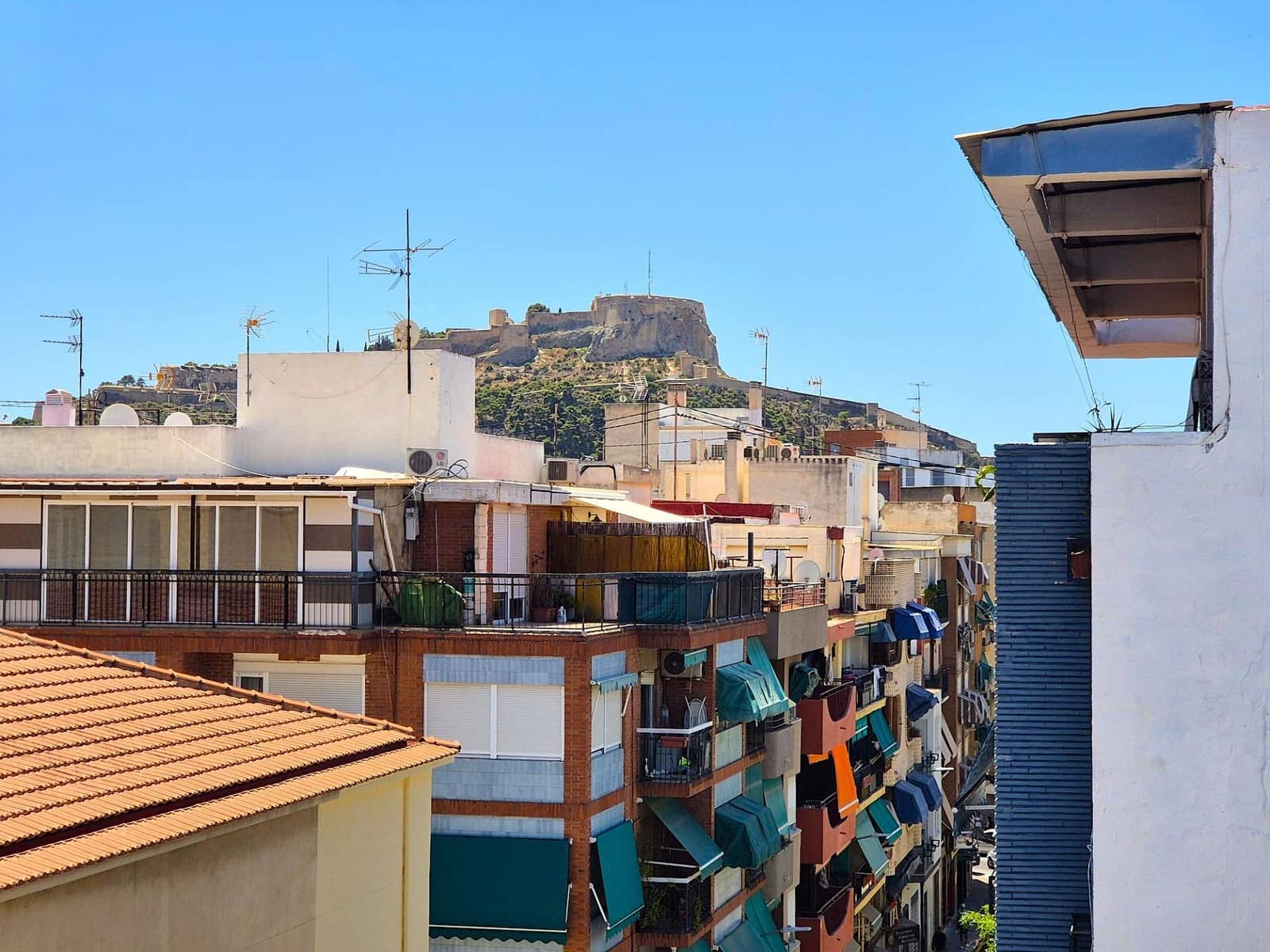 2 makuuhuone Huoneisto myytävänä paikassa Alicante kaupunki - 175 000 € (Ref: 9990804)