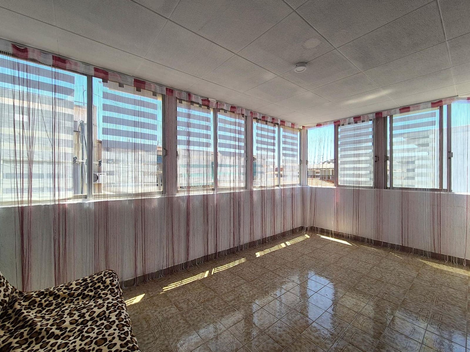 2 makuuhuone Huoneisto myytävänä paikassa Alicante kaupunki - 175 000 € (Ref: 9990804)