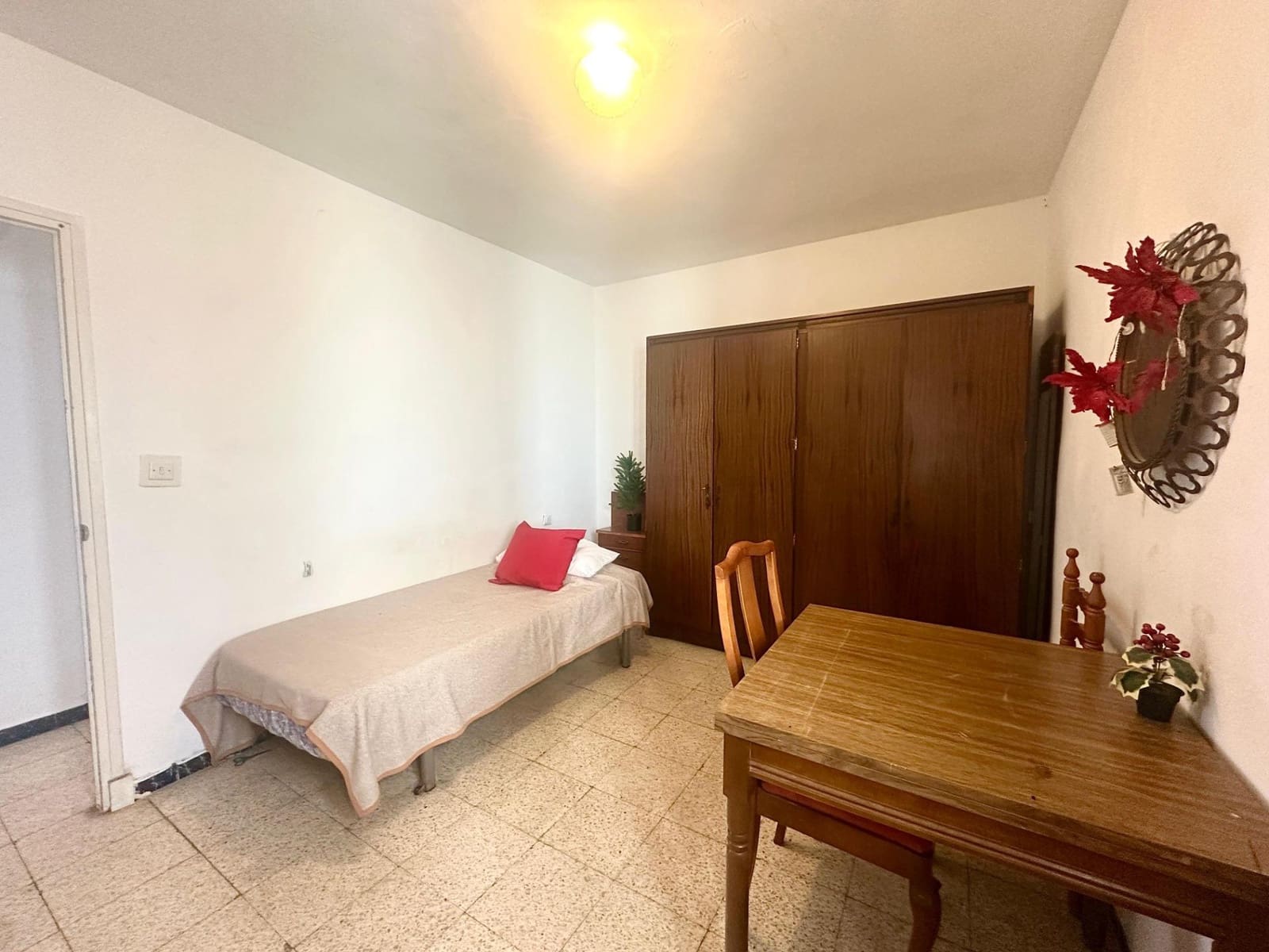 3 soveværelse Lejlighed til salg i Alicante by - € 130.000 (Ref: 9997198)