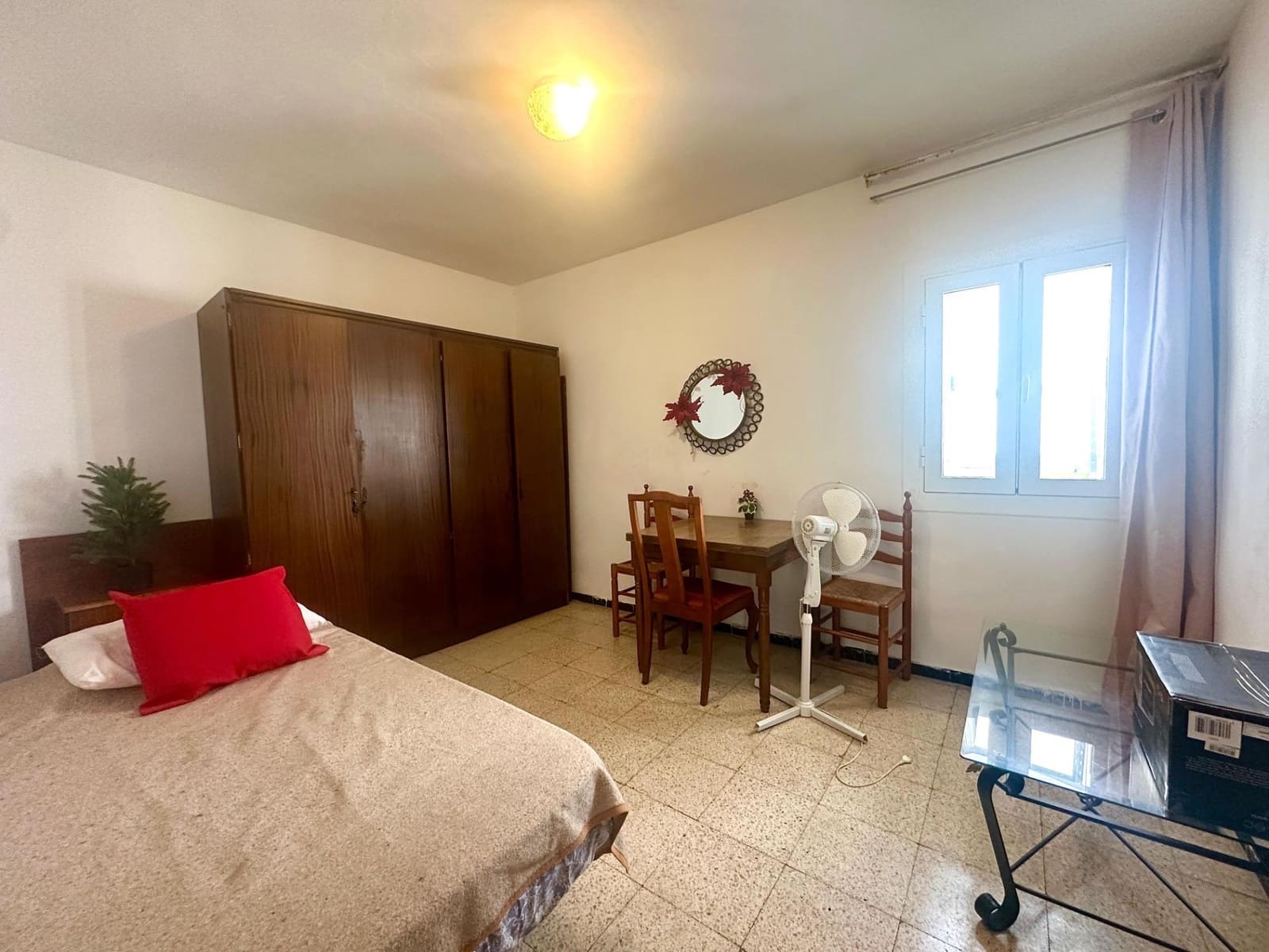 3 soveværelse Lejlighed til salg i Alicante by - € 130.000 (Ref: 9997198)