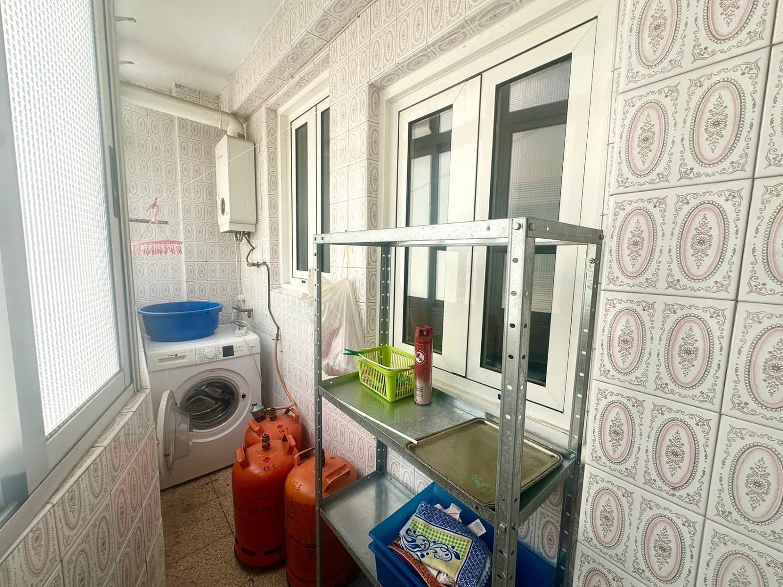 3 soveværelse Lejlighed til salg i Alicante by - € 130.000 (Ref: 9997198)
