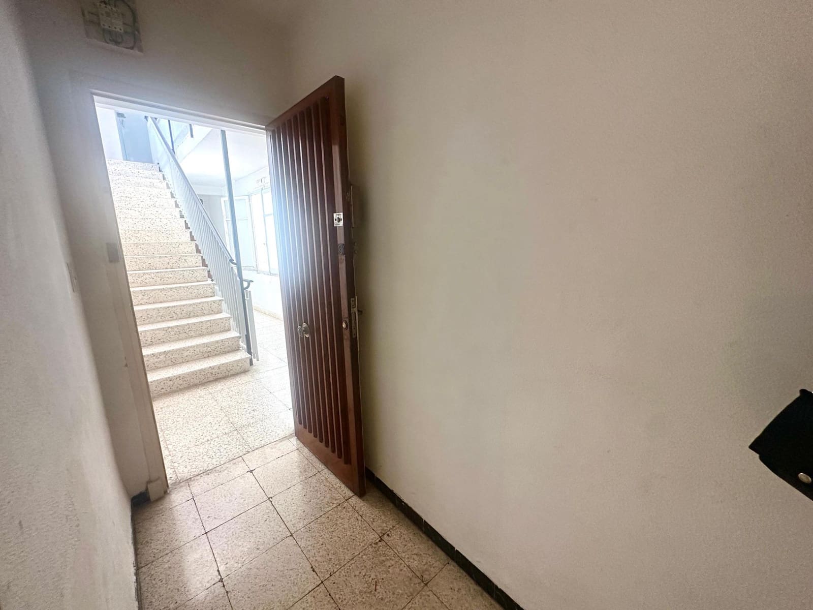 3 soveværelse Lejlighed til salg i Alicante by - € 130.000 (Ref: 9997198)