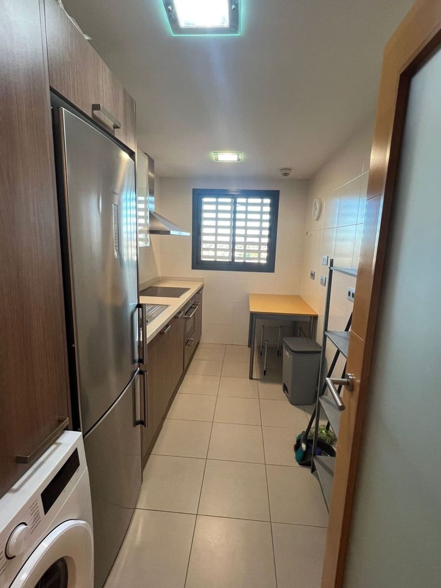 2 soveværelse Lejlighed til leje i Alicante by med swimmingpool garage - € 1.500 (Ref: 9641402)