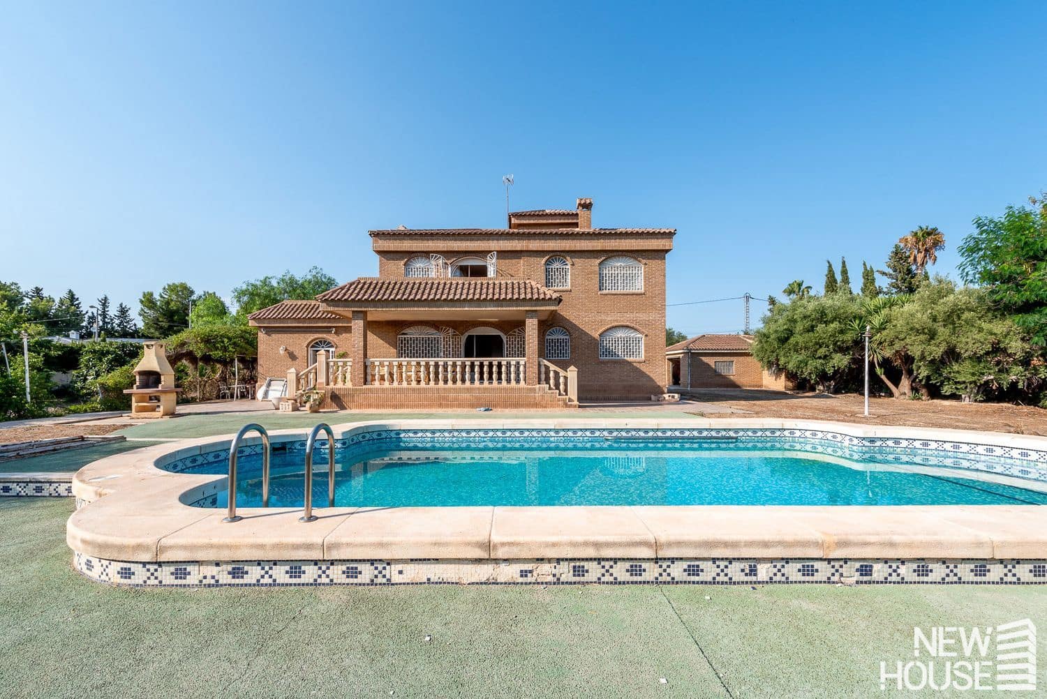 5 makuuhuone Huvila myytävänä paikassa Villafranqueza mukana uima-altaan 
autotalli - 550 000 € (Ref: 9641403)