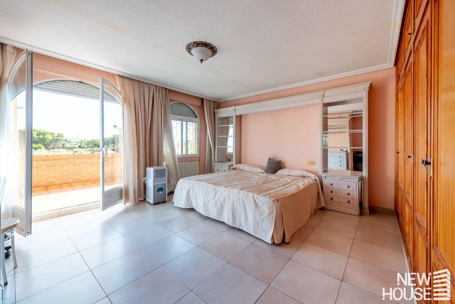 5 makuuhuone Huvila myytävänä paikassa Villafranqueza mukana uima-altaan 
autotalli - 550 000 € (Ref: 9641403)