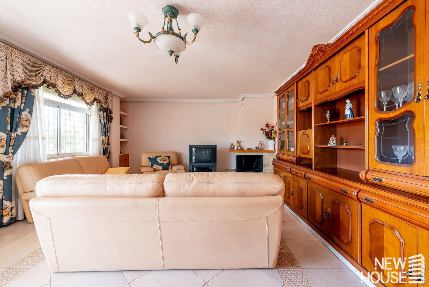 5 makuuhuone Huvila myytävänä paikassa Villafranqueza mukana uima-altaan 
autotalli - 550 000 € (Ref: 9641403)