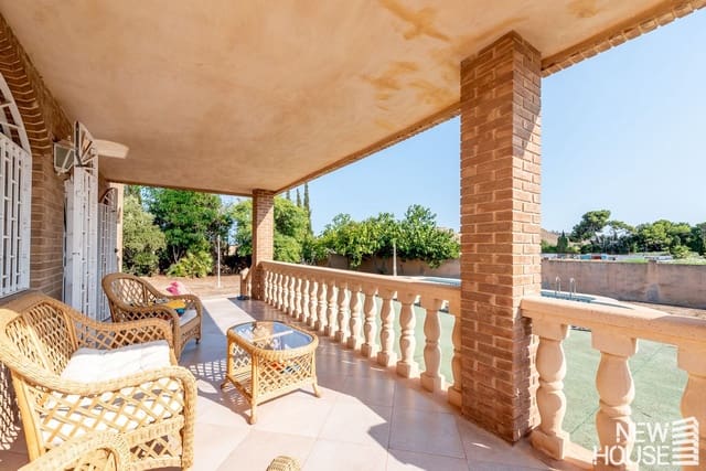 5 makuuhuone Huvila myytävänä paikassa Villafranqueza, Alicante kaupunki mukana uima-altaan 
autotalli - 550 000 € (Ref: 9641403)