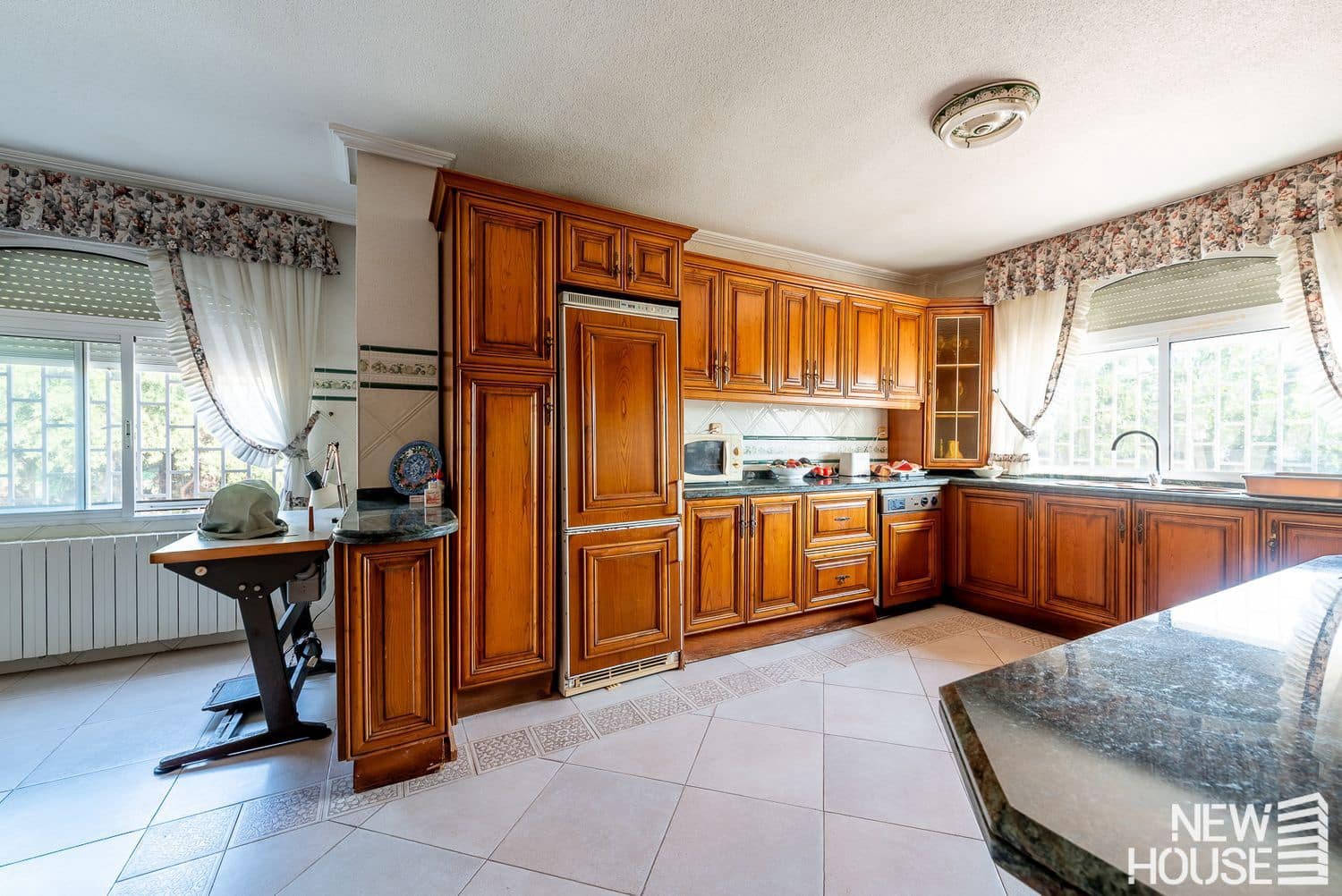 5 makuuhuone Huvila myytävänä paikassa Villafranqueza mukana uima-altaan 
autotalli - 550 000 € (Ref: 9641403)