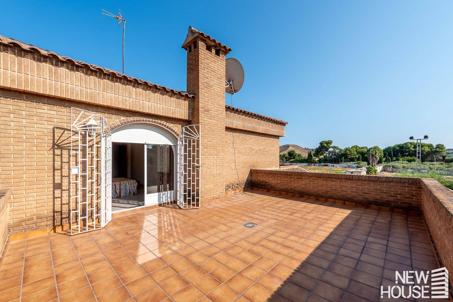 5 makuuhuone Huvila myytävänä paikassa Villafranqueza mukana uima-altaan 
autotalli - 550 000 € (Ref: 9641403)