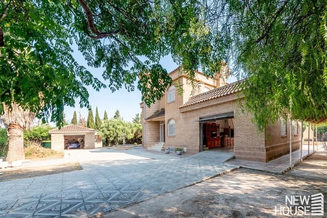 5 makuuhuone Huvila myytävänä paikassa Villafranqueza, Alicante kaupunki mukana uima-altaan 
autotalli - 550 000 € (Ref: 9641403)