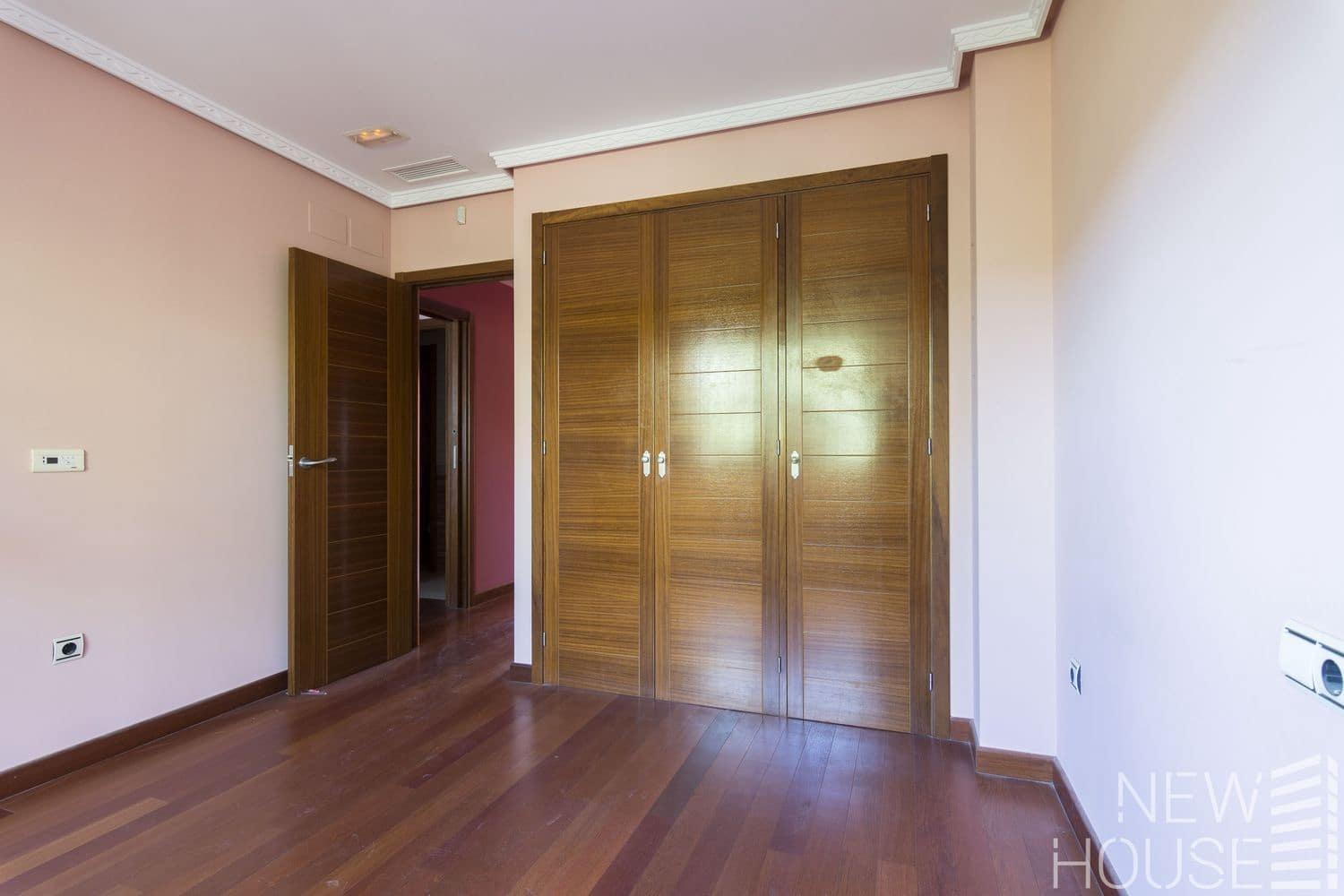 8 bedroom Townhouse for sale in Cabo de las Huertas with pool garage - € 1,124,900 (Ref: 9641405)