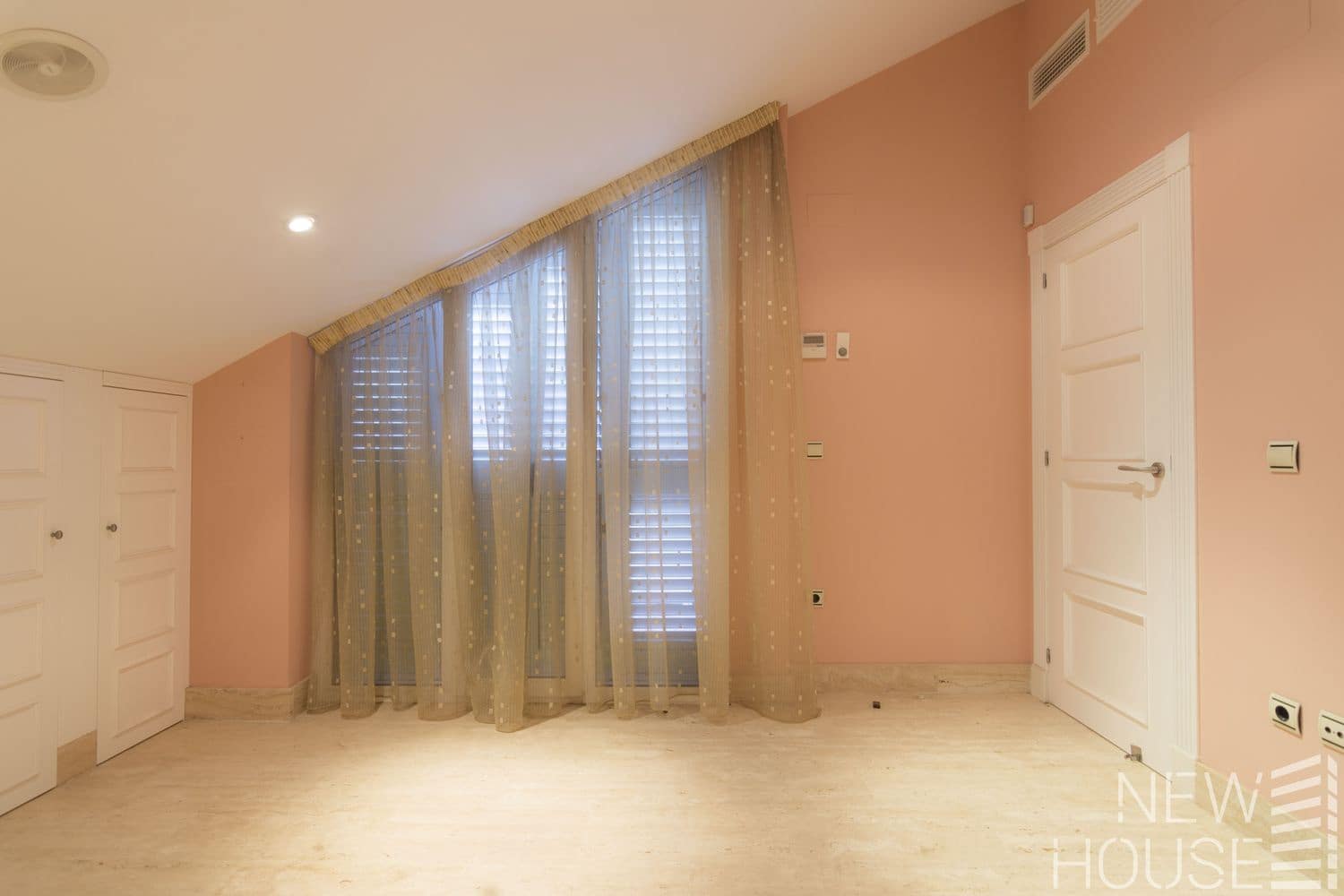 8 bedroom Townhouse for sale in Cabo de las Huertas with pool garage - € 1,124,900 (Ref: 9641405)