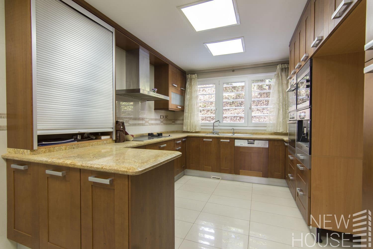 8 bedroom Townhouse for sale in Cabo de las Huertas with pool garage - € 1,124,900 (Ref: 9641405)