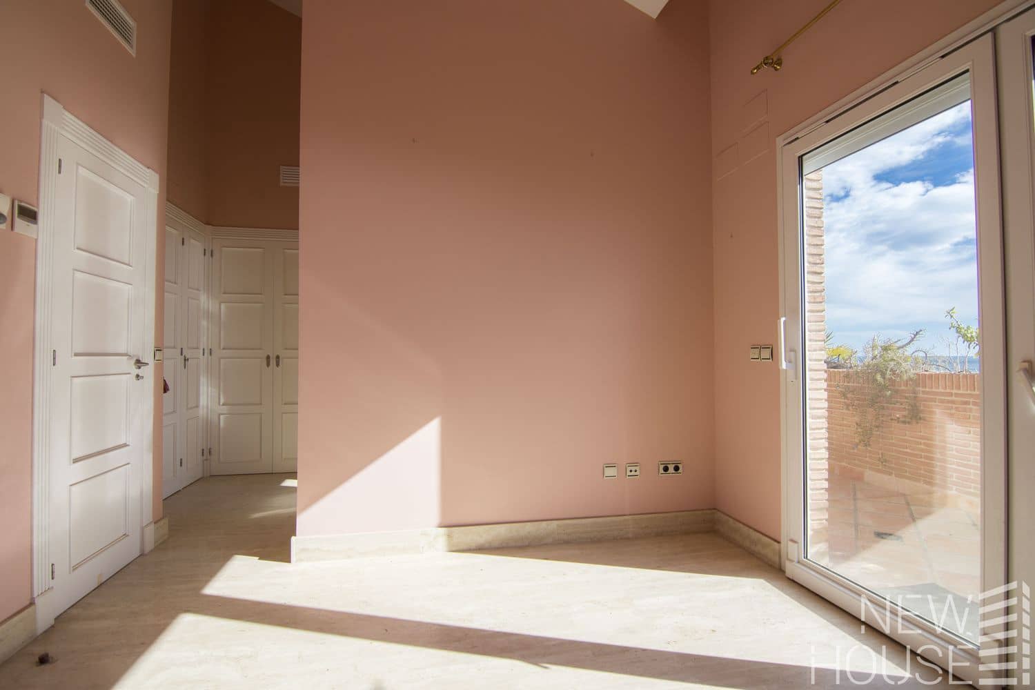 8 bedroom Townhouse for sale in Cabo de las Huertas with pool garage - € 1,124,900 (Ref: 9641405)