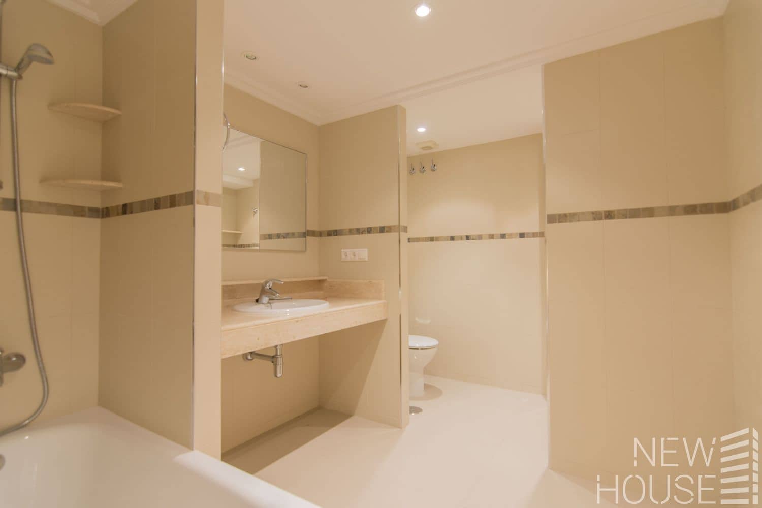 8 bedroom Townhouse for sale in Cabo de las Huertas with pool garage - € 1,124,900 (Ref: 9641405)