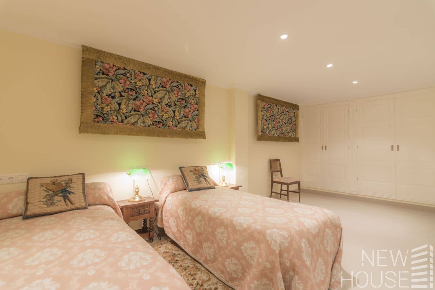 8 bedroom Townhouse for sale in Cabo de las Huertas with pool garage - € 1,124,900 (Ref: 9641405)