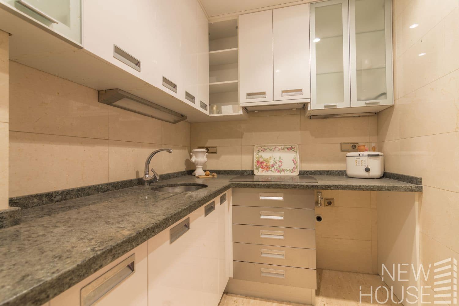 8 bedroom Townhouse for sale in Cabo de las Huertas with pool garage - € 1,124,900 (Ref: 9641405)