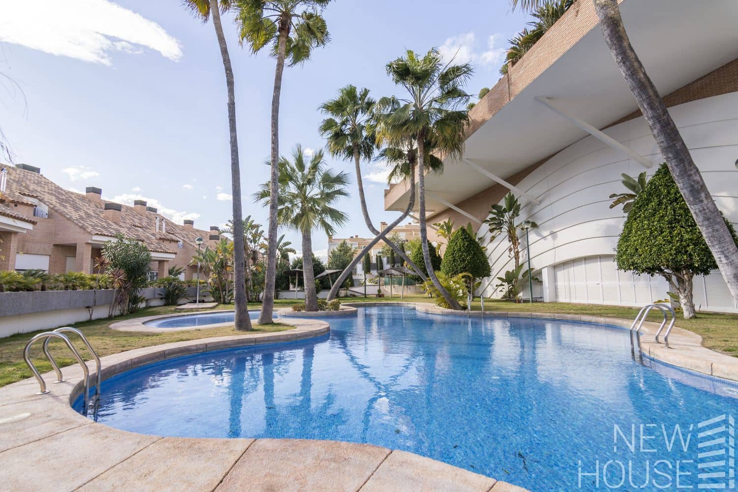 8 bedroom Townhouse for sale in Cabo de las Huertas with pool garage - € 1,124,900 (Ref: 9641405)