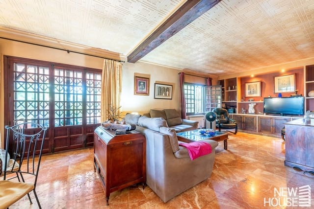 3 bedroom Villa for sale in Albufereta, Alicante / Alacant city with garage - € 585,000 (Ref: 9641407)