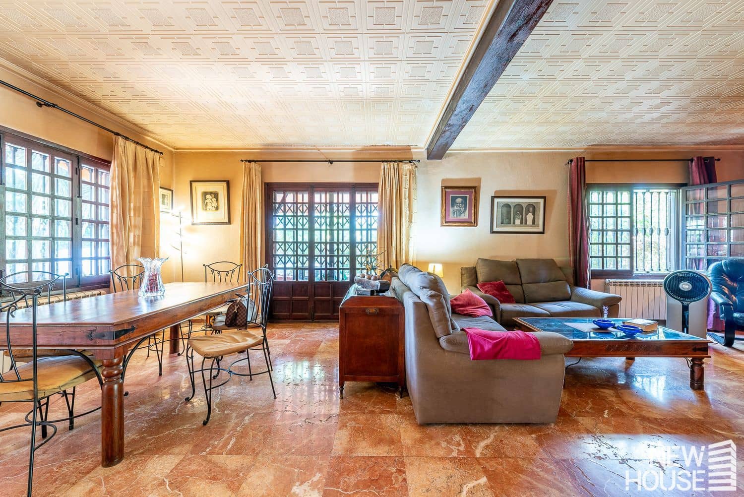 3 bedroom Villa for sale in Alicante / Alacant city with garage - € 585,000 (Ref: 9641407)