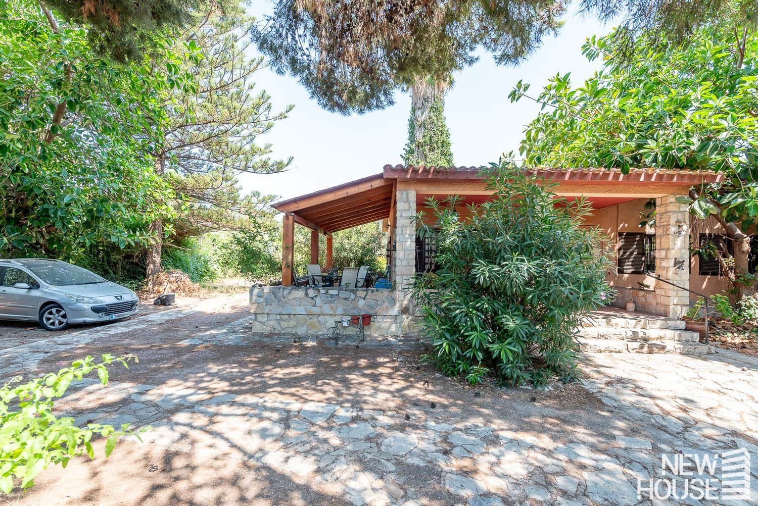 3 bedroom Villa for sale in Alicante / Alacant city with garage - € 585,000 (Ref: 9641407)