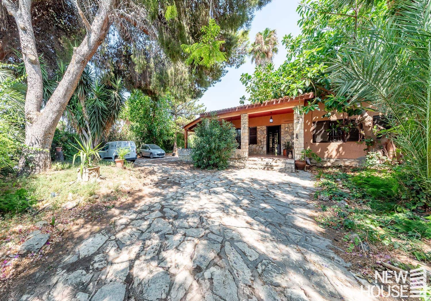 3 bedroom Villa for sale in Alicante / Alacant city with garage - € 585,000 (Ref: 9641407)