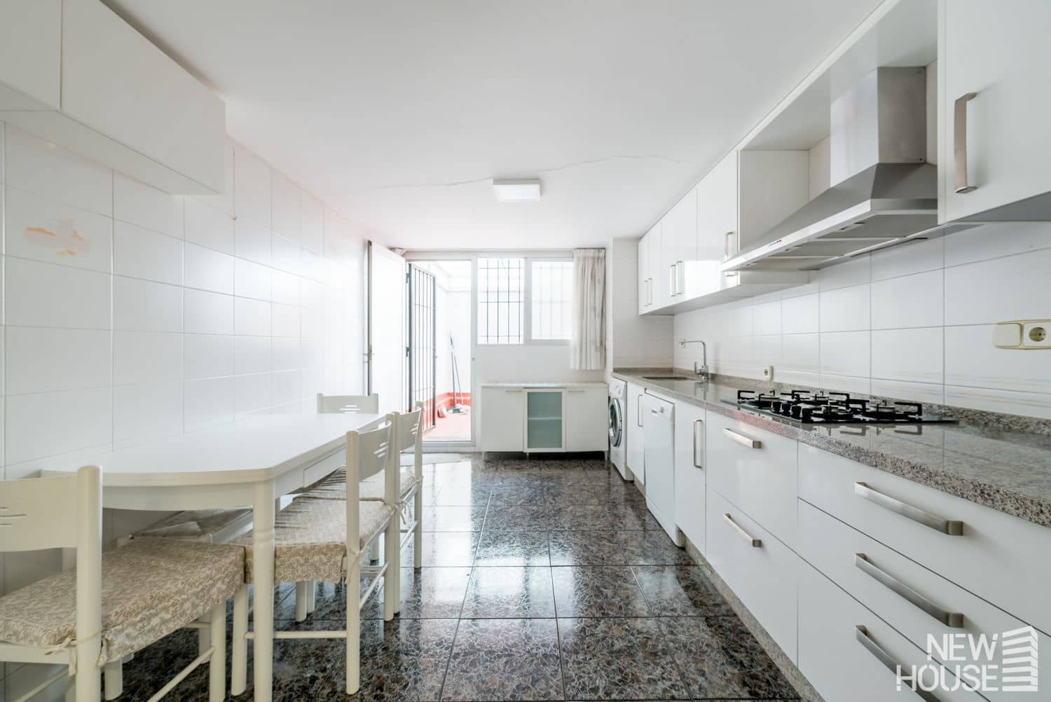 4 makuuhuone Huoneisto myytävänä paikassa Alicante kaupunki mukana 
autotalli - 350 000 € (Ref: 9641408)