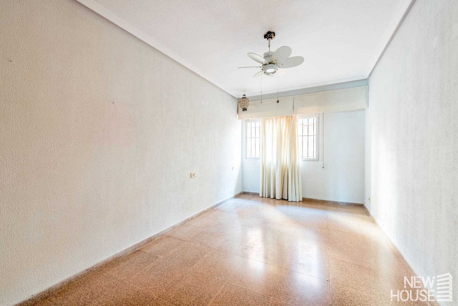 4 makuuhuone Huoneisto myytävänä paikassa Alicante kaupunki mukana 
autotalli - 350 000 € (Ref: 9641408)