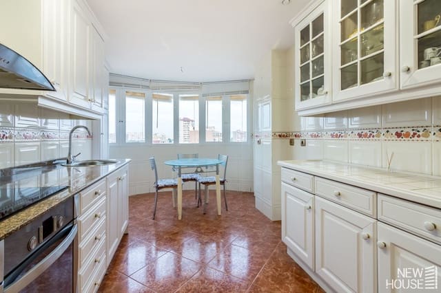 4 quarto Apartamento para venda em Cabo de las Huertas, Alicante cidade com piscina garagem - 520 000 € (Ref: 9641409)