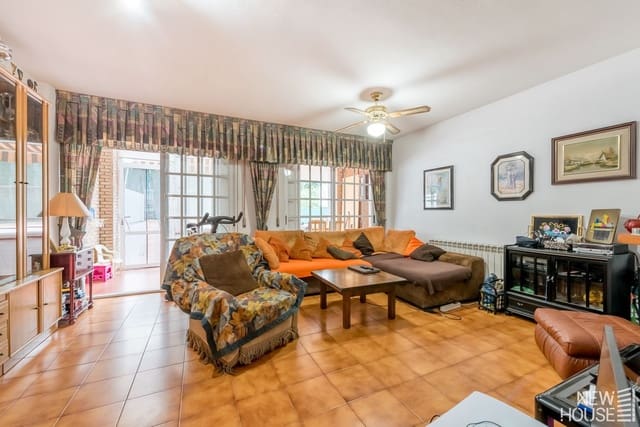 5 bedroom Townhouse for sale in Cabo de las Huertas, Alicante / Alacant city with pool garage - € 499,000 (Ref: 9641410)