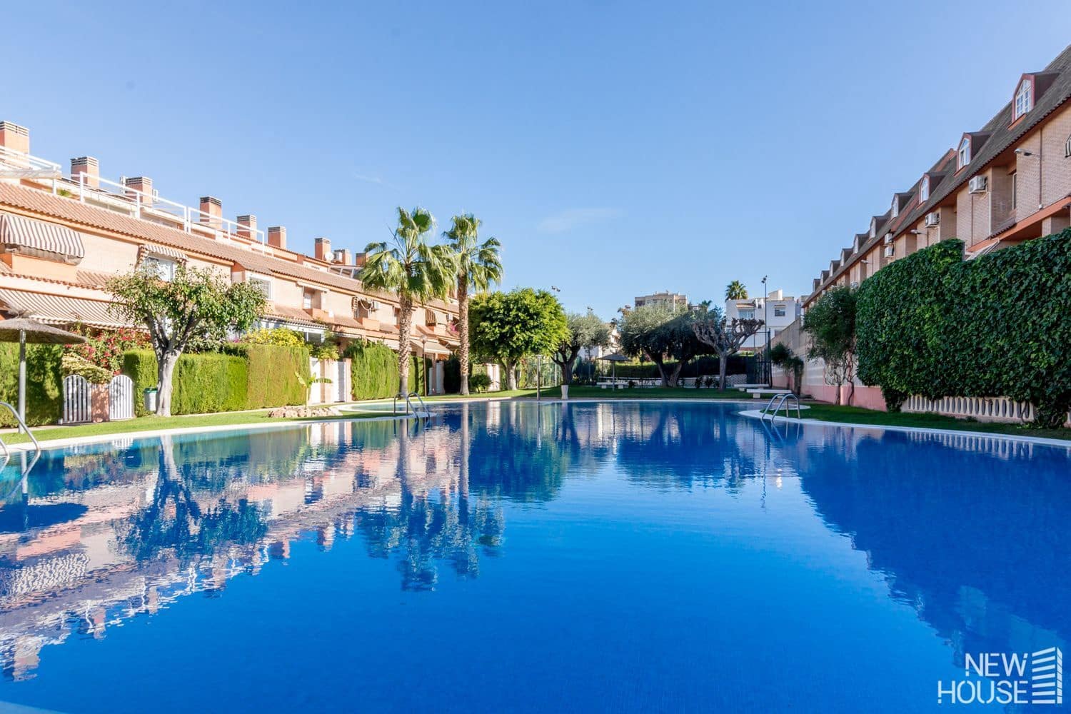 5 bedroom Townhouse for sale in Cabo de las Huertas with pool garage - € 499,000 (Ref: 9641410)