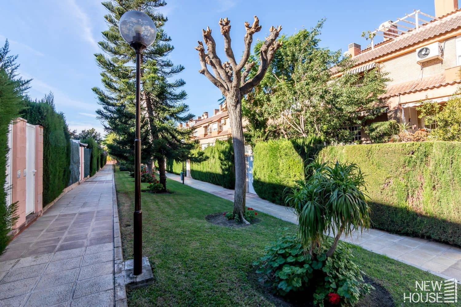 5 bedroom Townhouse for sale in Cabo de las Huertas with pool garage - € 499,000 (Ref: 9641410)