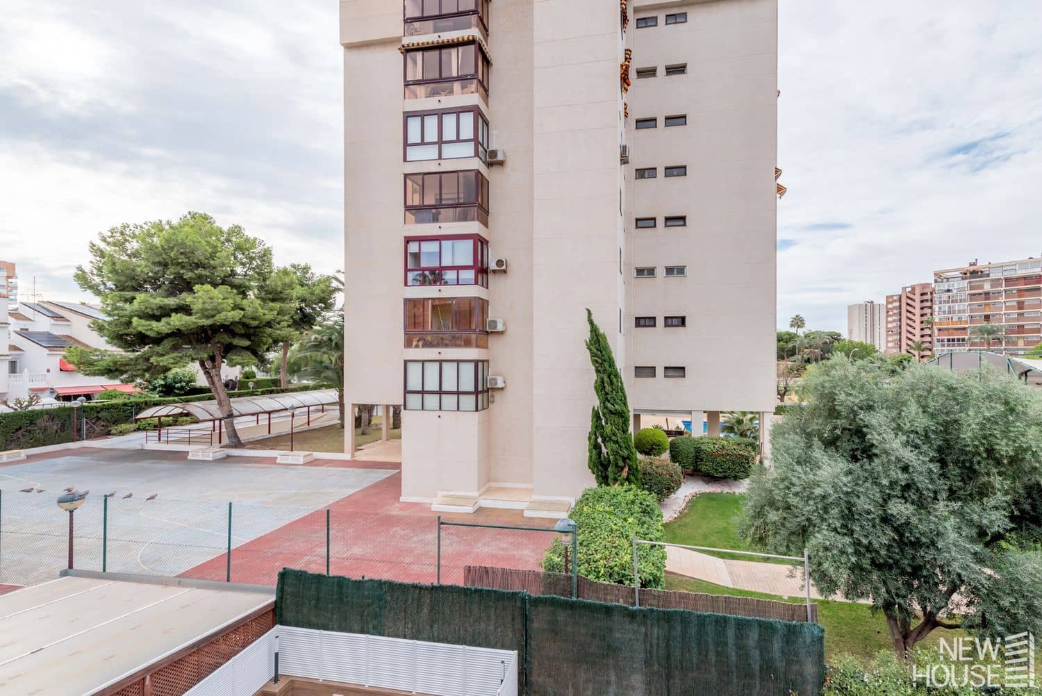 5 bedroom Townhouse for sale in Cabo de las Huertas with pool garage - € 499,000 (Ref: 9641410)