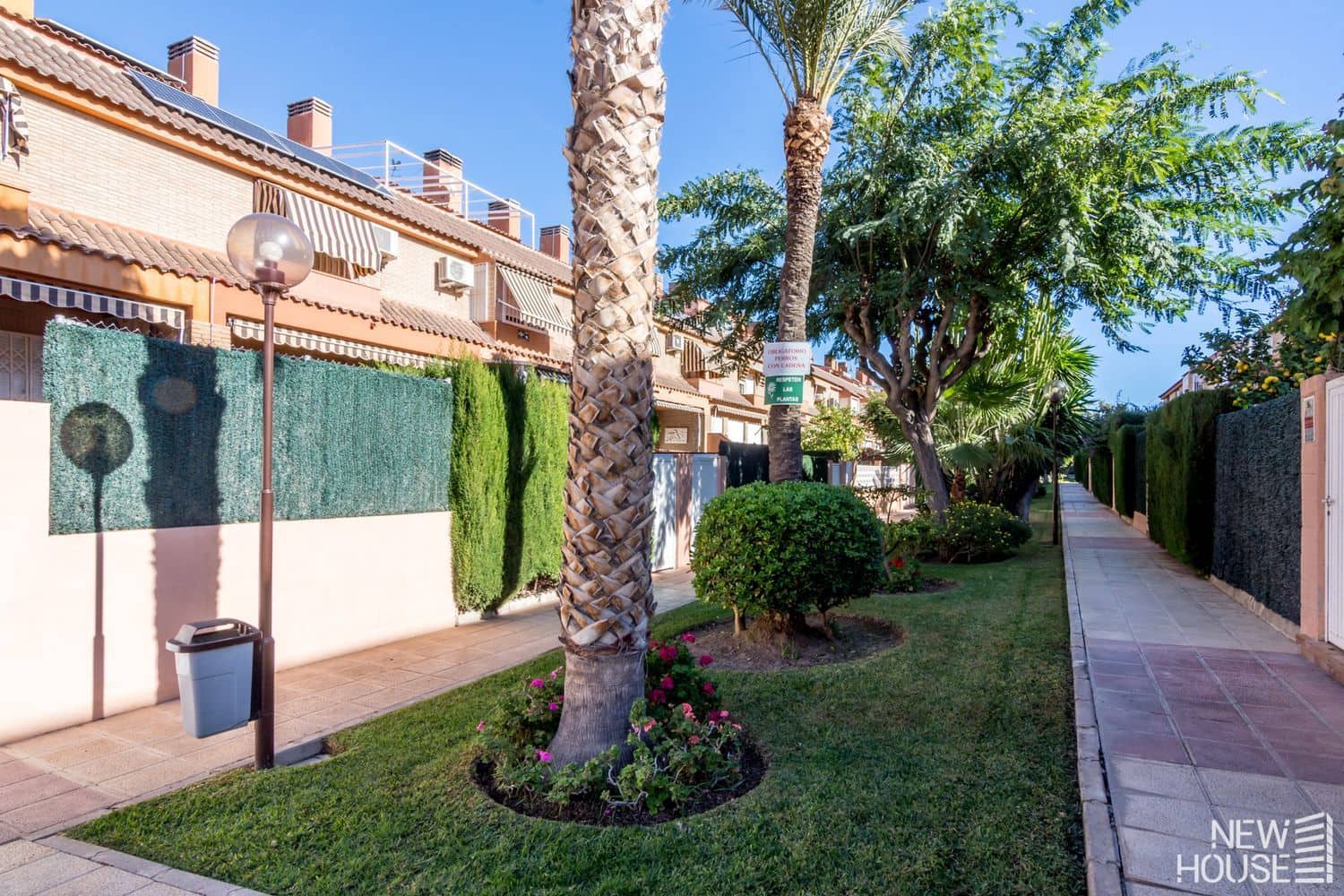 5 bedroom Townhouse for sale in Cabo de las Huertas with pool garage - € 499,000 (Ref: 9641410)