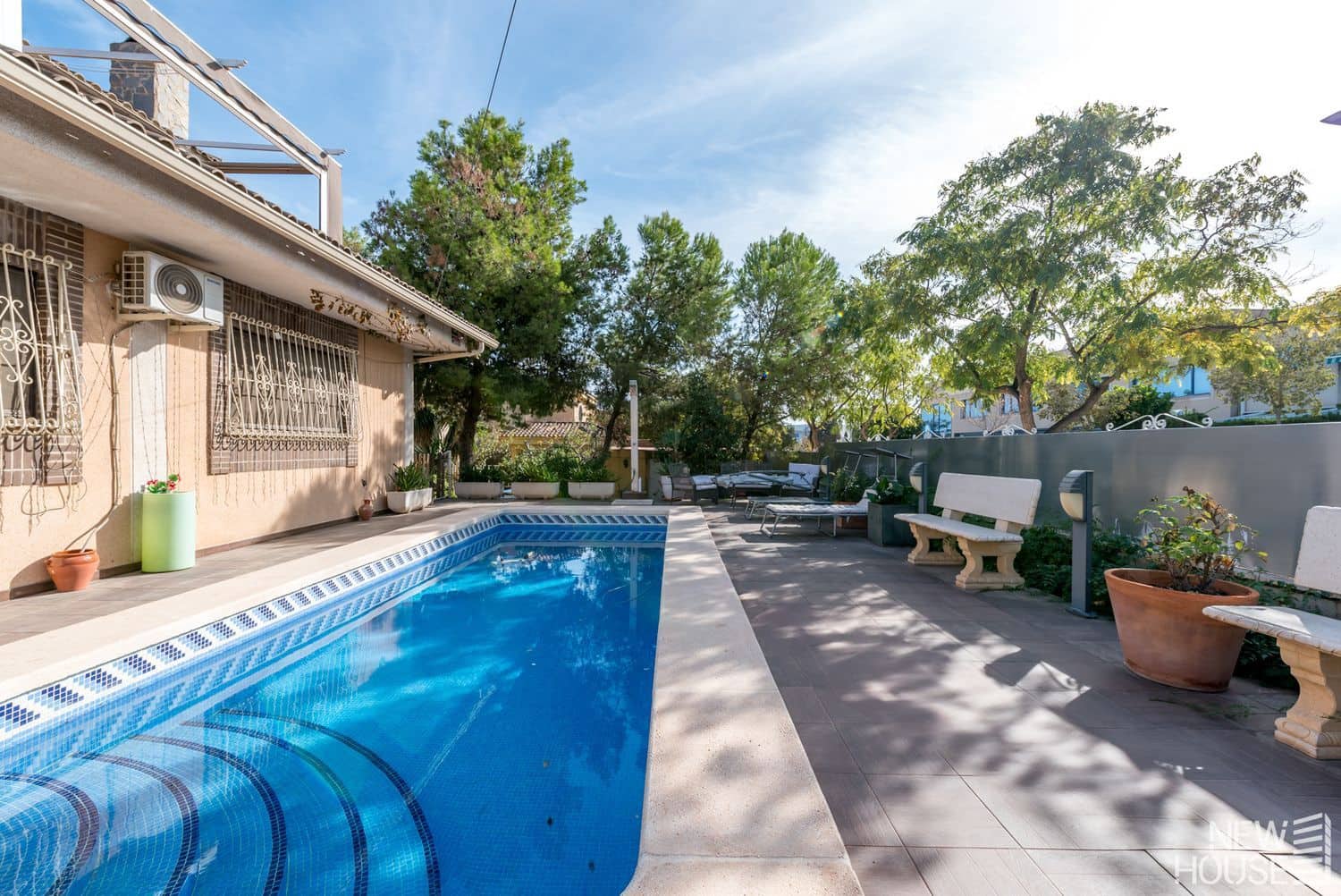 4 makuuhuone Huvila myytävänä paikassa San Vicente / Sant Vicent del Raspeig mukana uima-altaan 
autotalli - 570 000 € (Ref: 9641413)