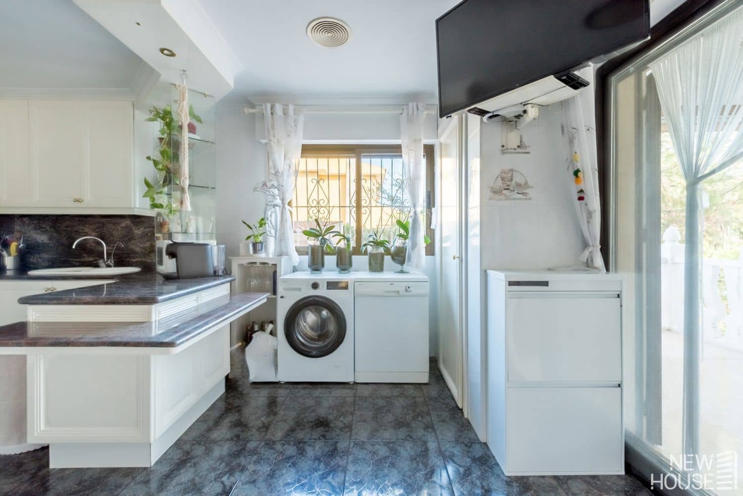 4 makuuhuone Huvila myytävänä paikassa San Vicente / Sant Vicent del Raspeig mukana uima-altaan 
autotalli - 570 000 € (Ref: 9641413)