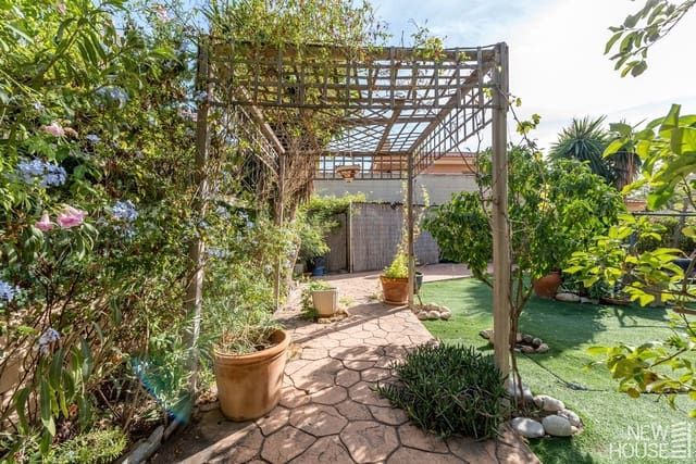 4 makuuhuone Huvila myytävänä paikassa San Vicente / Sant Vicent del Raspeig mukana uima-altaan 
autotalli - 570 000 € (Ref: 9641413)