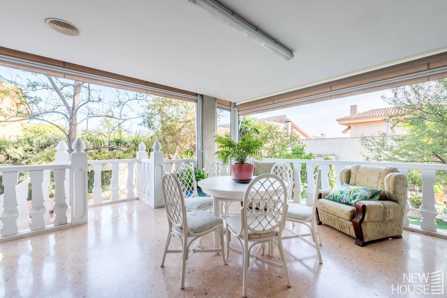 4 makuuhuone Huvila myytävänä paikassa San Vicente / Sant Vicent del Raspeig mukana uima-altaan 
autotalli - 570 000 € (Ref: 9641413)